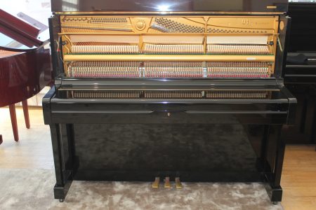 Yamaha U1M Upright Acoustic Piano in Polished Ebony