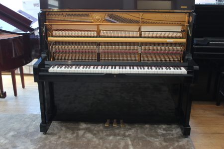 Yamaha U1M Upright Acoustic Piano in Polished Ebony